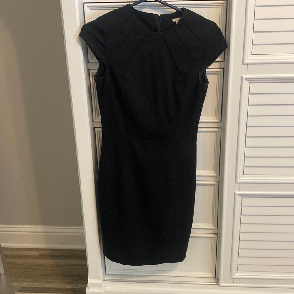 H&M Size 6 Black Cap Sleeve Dress
